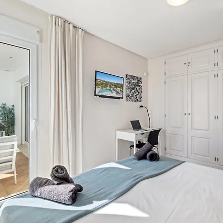 De Standing En Golf Garden Miraflores Apartment *